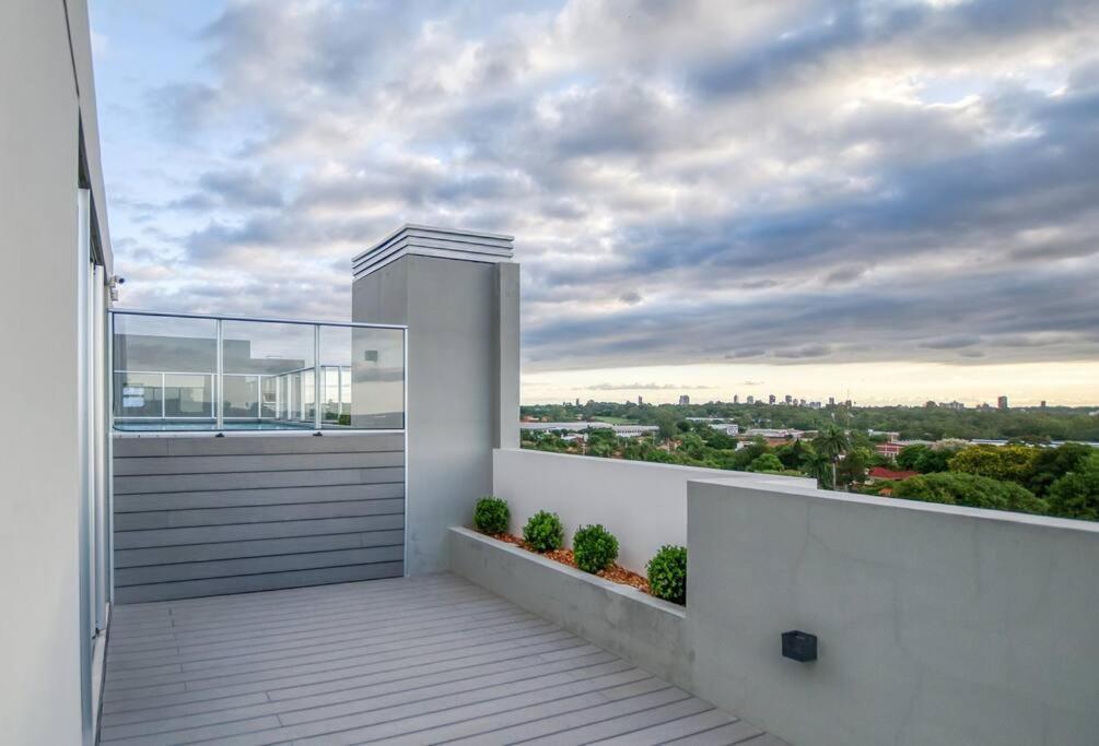 A estrenar! Apartamento con pileta zona aeropuerto WIFI 200MG Asunción Exterior foto